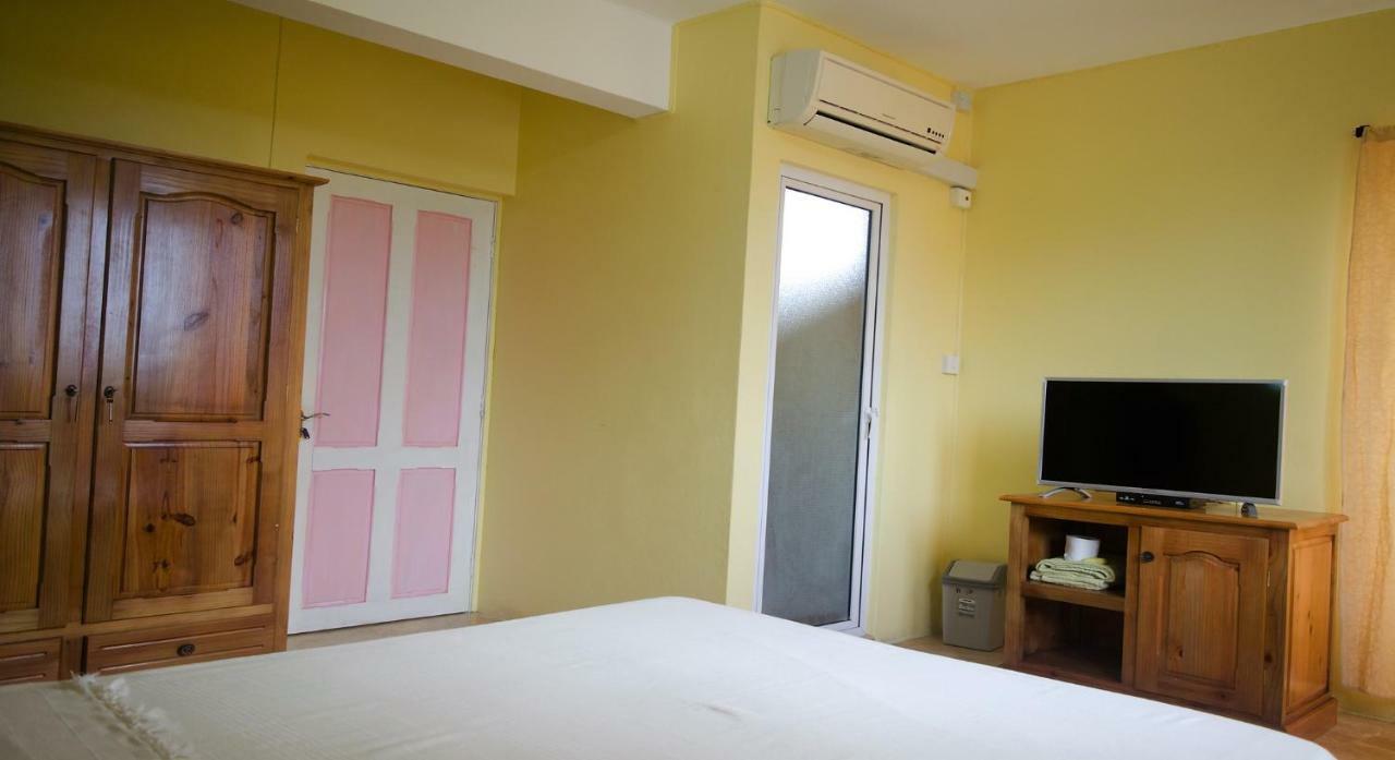 Le Rosier Hotel Trou d'Eau Douce Luaran gambar